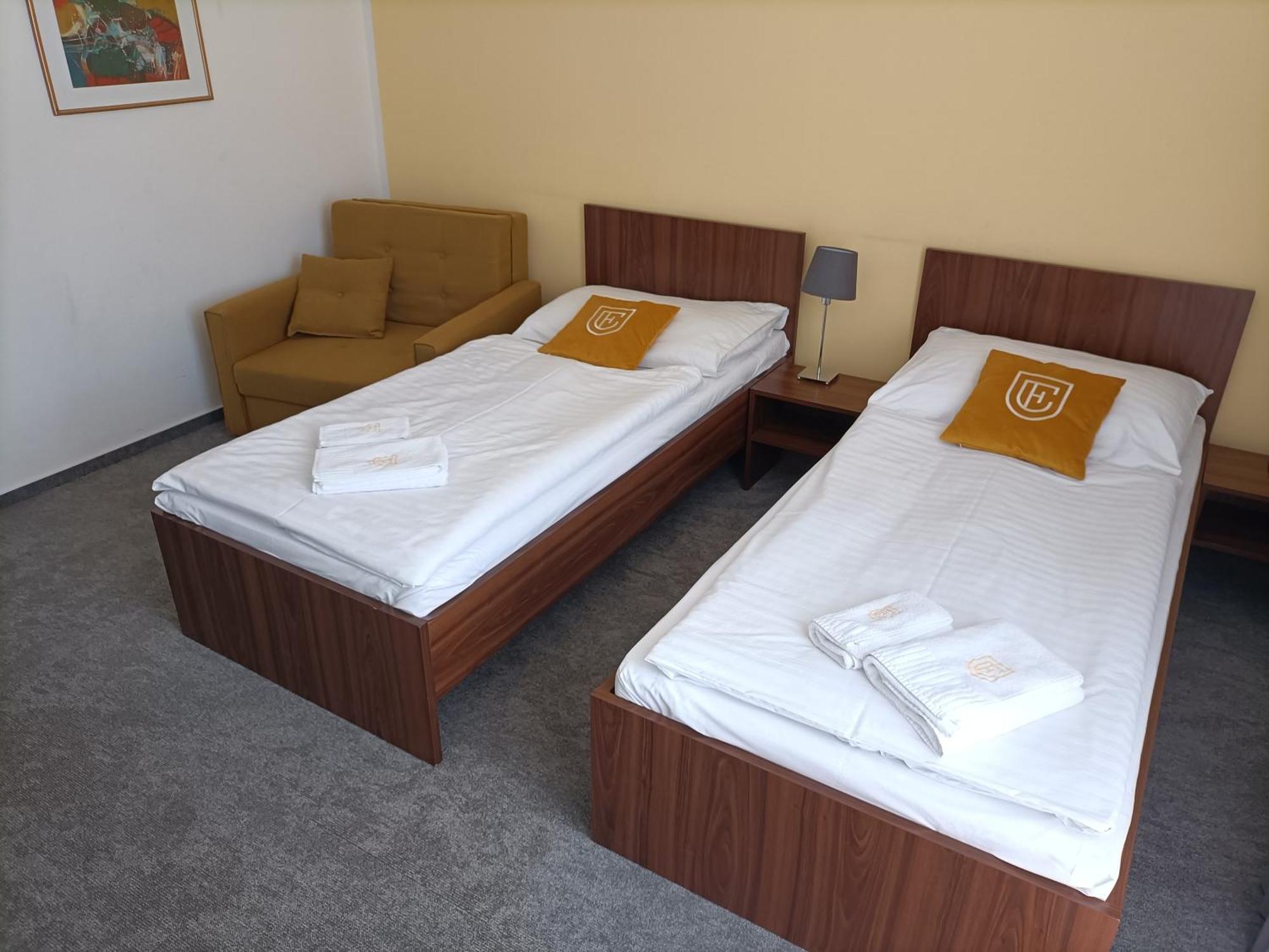 Hotel Eminent Stupava Exterior foto