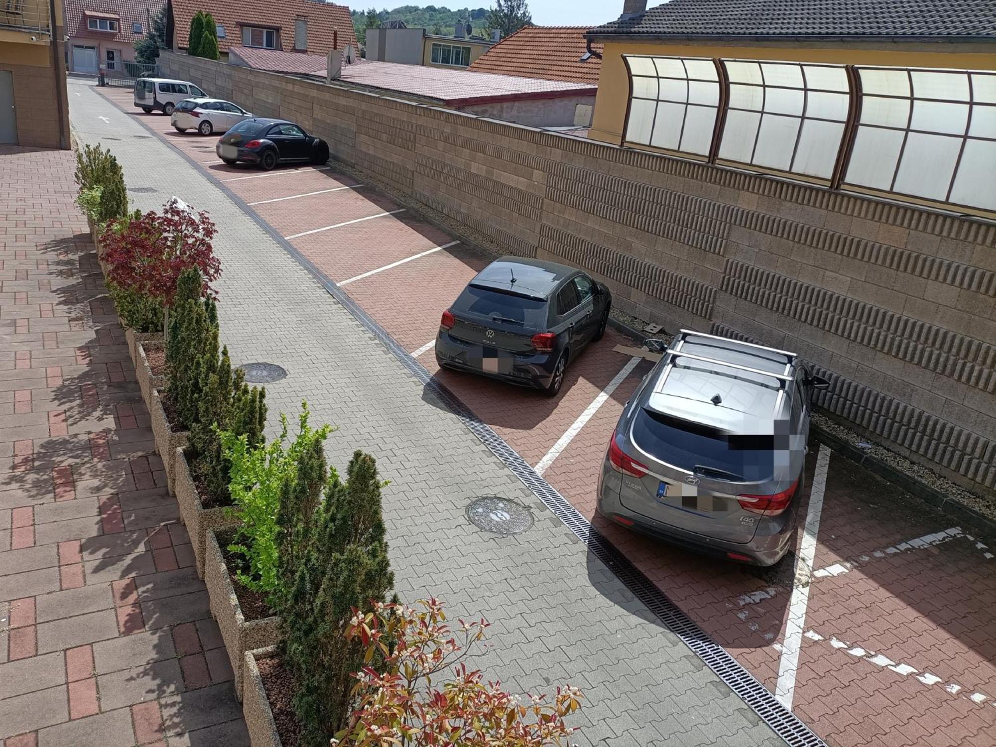 Hotel Eminent Stupava Exterior foto